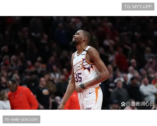 赵维伦NCAA赛季初期登场机会有限 年轻后卫面临阵容竞争 赵维伦NCAA赛季初期登场机会有限 年轻后卫面临阵容竞争